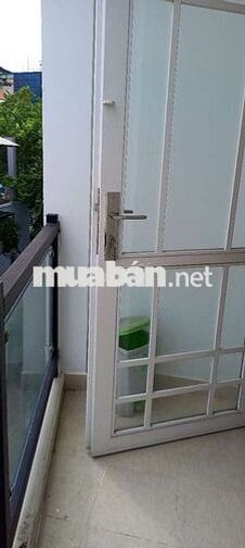 Phòng mới, đẹp, có balcon, khu an ninh, yên tĩnh
