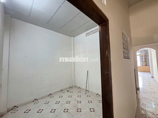 Nhà mặt tiền 2/4 Nha Trang, DT 80m2 ngang 4m phù hợp đầu tư kinh doanh