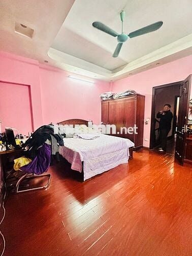Bán Nhà Trần Thái Tông Cầu Giấy Gần ĐH Quốc Gia 36m 5 Tầng giá 8.5 tỷ