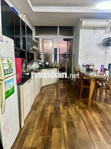Bán căn hộ Toà B6A 79m2, 3N,2WC,Nam Trung Yên, giá 6,2 tỷ