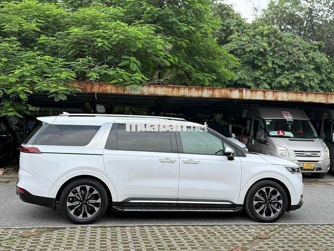 Kia Carnival 2024 Signature 2.2D - 40000 km