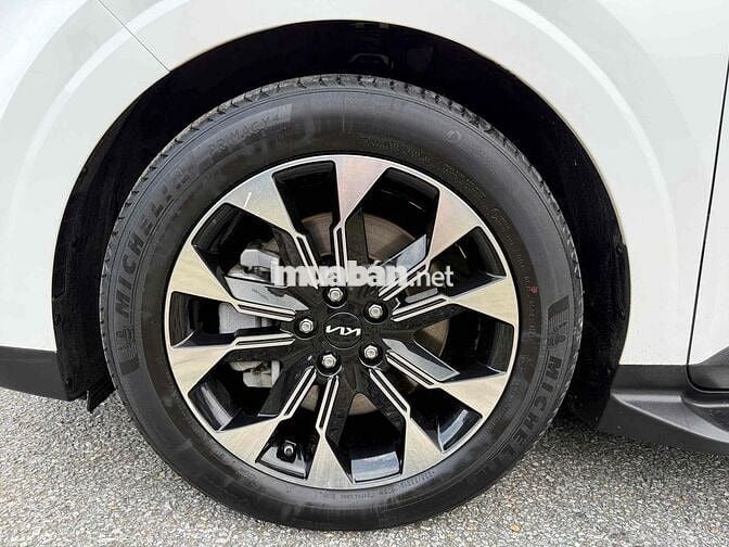 Kia Carnival 2024 Signature 2.2D - 40000 km