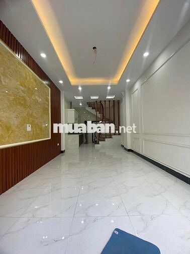 Nhà 4T*32m2 Mặt trục đường chính ô tô tránh,gần trường học.Giá 3,05 tỷ