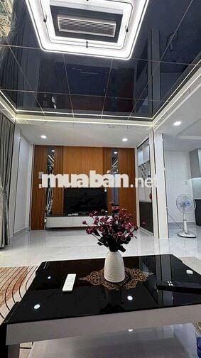 Cần Bán gầp nhà P TTN Q12 .DT 5,3 x19 ..1 trệt. 1 lầu 4PN .3WS .
