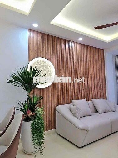 bán Gấp giá rẻ nhà mới decor mới