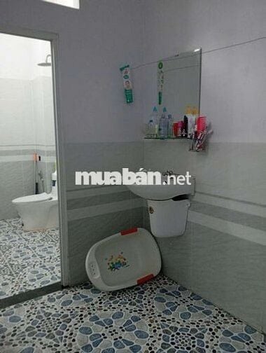 BÁN NHÀ DIỆN TÍCH LỚN, GIÁ BÌNH DÂN, SÂN ÔTÔ, ĐƯỜNG THÔNG , RÁP TPHCM