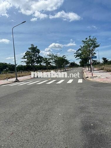 Cần bán gấp lô đất 90m2 giá 1 tỷ đã có sổ - TL824 Hựu Thạnh Long An