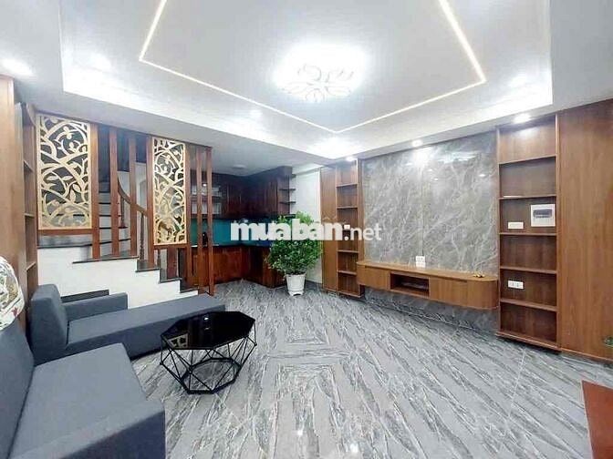 NHÀ PHÂN LÔ 36m  ,3 ngủ , oto đỗ cửa , đường Lĩnh Nam, Hoàng  Mai