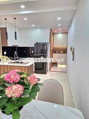 bán Gấp giá rẻ nhà mới decor mới