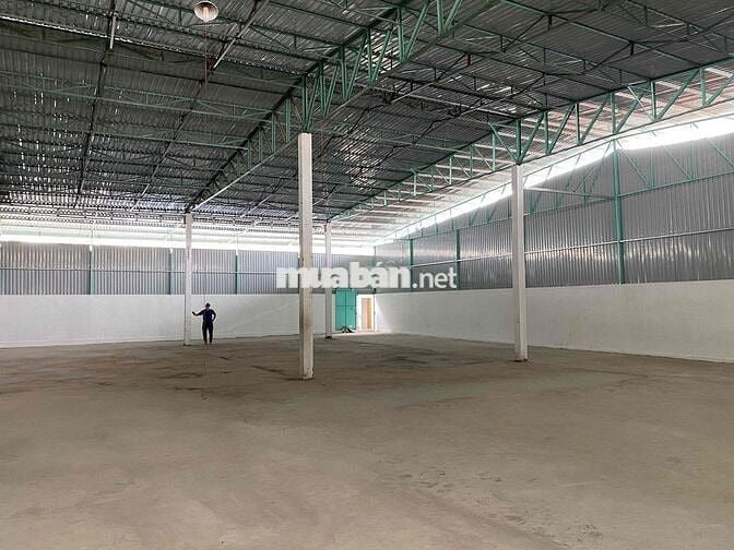 Cho Thuê Kho 2400m2 - 170tr Đường Võ Văn Kiệt
