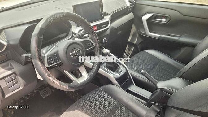 Toyota Raize 2024 - 8000 km
