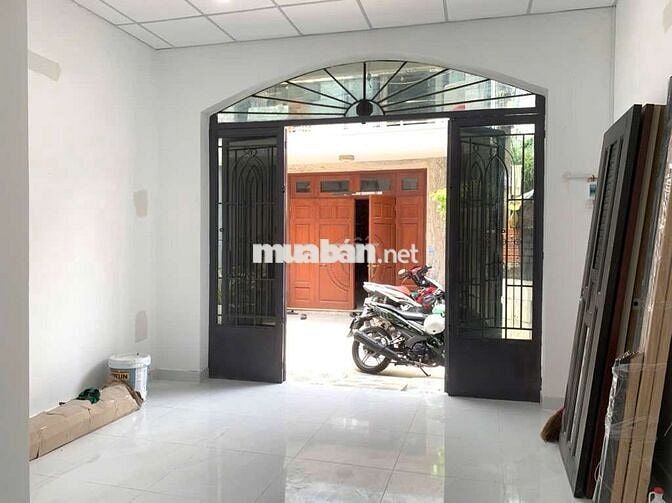 BÁN NHÀ TRƯỜNG CHINH, VỊ TRÍ ĐẸP, QUẬN 12,DT 68M²(4×17), 2TẦNG 5PN,5WC