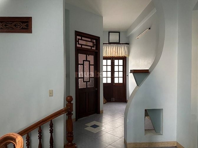 Nhà ở chính chủ, đẹp thoáng mát, hướng đông, mặt tiền đường rộng 16m, 