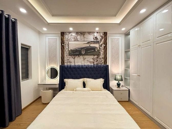 NHÀ MẶT TIỀN ĐƯỜNG LÝ PHỤC MAN Q7 XE Ô TÔ ĐẬU TRONG NHÀ 