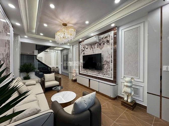 NHÀ MẶT TIỀN ĐƯỜNG LÝ PHỤC MAN Q7 XE Ô TÔ ĐẬU TRONG NHÀ 