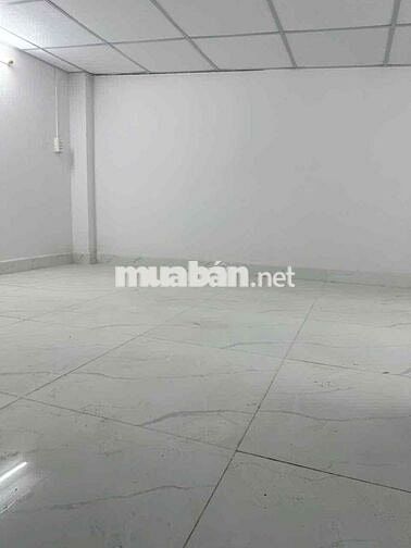 nhà chính chủ cần bán . DT 4,2x4 .2 lầu 2 phòng .3 tolet . hẻm 3m