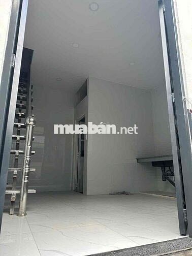 nhà chính chủ cần bán . DT 4,2x4 .2 lầu 2 phòng .3 tolet . hẻm 3m