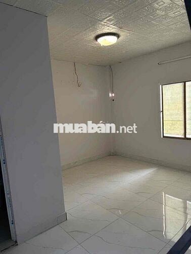 nhà chính chủ cần bán . DT 4,2x4 .2 lầu 2 phòng .3 tolet . hẻm 3m