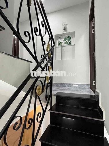 Nhỉnh 5 tỷ nhà 42m2( 4,5x11,5) Dương Bá Trạc, Quận 8 qua quận 1, 5