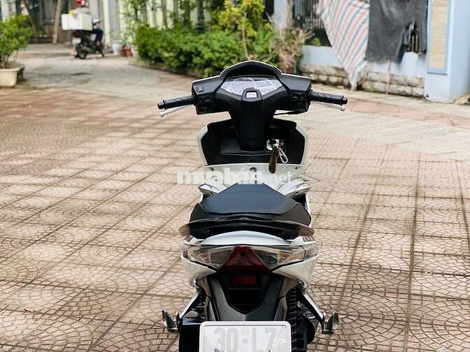 HONDA AIR BLADE 110 FI MÀU TRẮNG NGUYÊN ZIN 2011