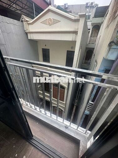 Bóc tem CCMN 30m2 xịn sò. Full đồ, máy giặt, ban công tại Tô Vĩnh Diện
