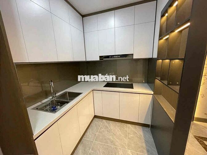 BÁN NHÀ NGÕ CẦU GIẤY - 30M - 5 TẦNG - MT 5M - NGÕ Ô TÔ GIÁ 8.35 TỶ