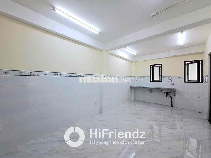 PHÒNG CÓ GÁC ĐI BỘ QUA ĐẠI HỌC VĂN HIẾN Ở ĐƯỢC 2-3 NGƯỜI