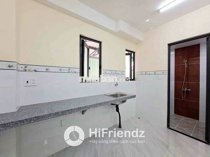 PHÒNG CÓ GÁC ĐI BỘ QUA ĐẠI HỌC VĂN HIẾN Ở ĐƯỢC 2-3 NGƯỜI