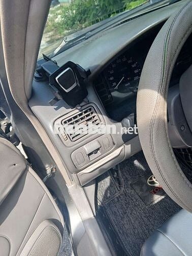 Toyota năm chỗ sản xuất năm