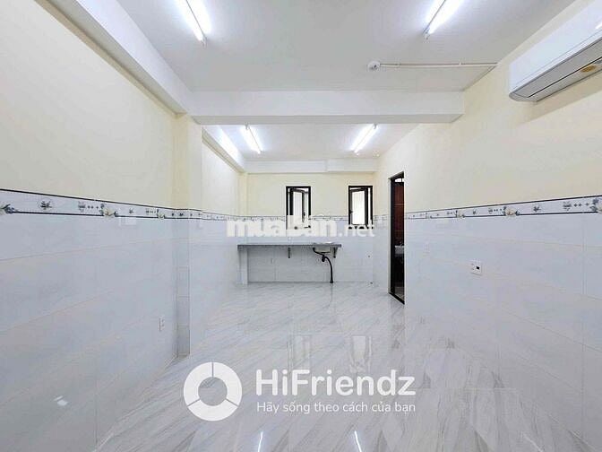 PHÒNG CÓ GÁC ĐI BỘ QUA ĐẠI HỌC VĂN HIẾN Ở ĐƯỢC 2-3 NGƯỜI