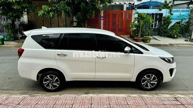 Toyota Innova 2021 2.0E - 98000 km