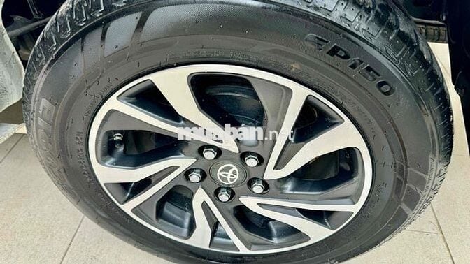 Toyota Innova 2021 2.0E - 98000 km