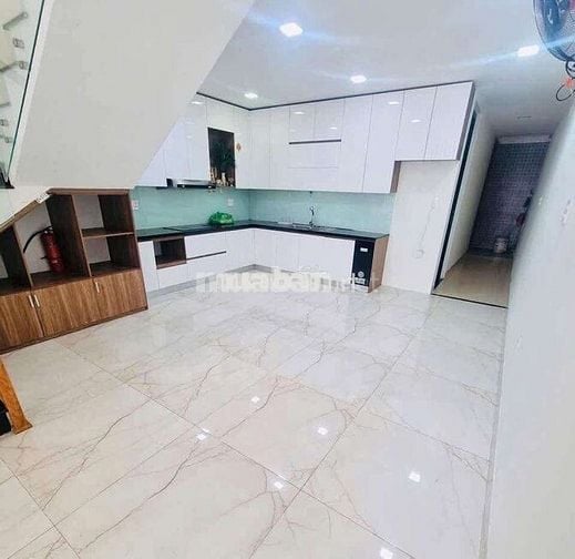 Cho thuê nhà 3 tầng mt Nguyễn Phước Lan hòa xuân