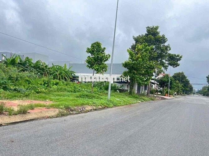 Kẹt tiền bán 120m2. Ngay UBND P.5,Nguyễn Thị Thập, Mỹ Tho, Tiền Giang