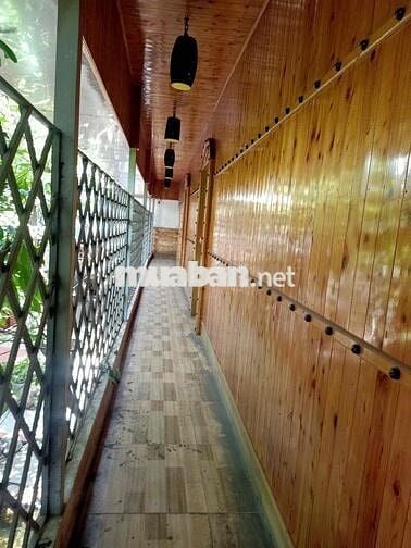 sang nhà hàng hơn 500m2, đầy đủ vào kinh doanh ngay giá rẻ