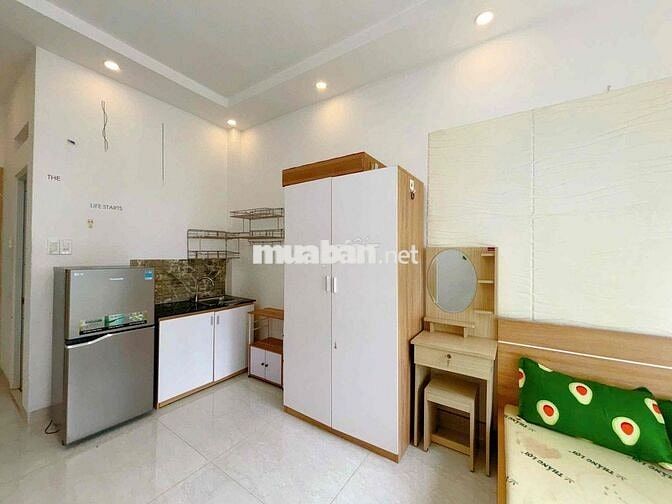 Cho thuê căn hộ Studio Ban công Q1 gần cầu Nguyễn Văn Cừ, Nowzone,