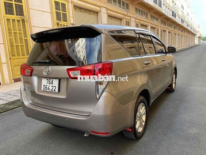 Toyota Innova 2017 2.0E - 110000 km