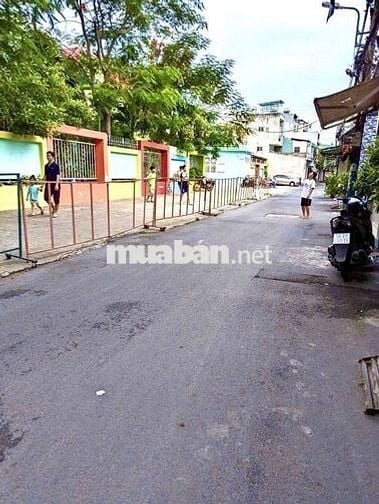 Nhà 3 PN, Ngang 6m, Gần Chợ Phạm Văn Bạch, giáp Tân Bình
