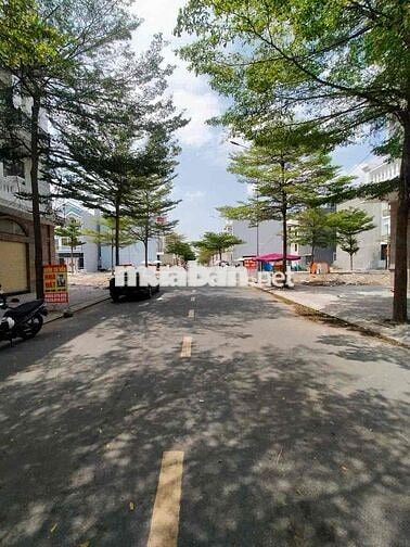 Lô góc 2 mặt tiền KDC phú Hồng Lộc - Phú Hồn Phát Thuận Giao Thuận An