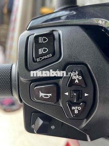 cần bán xe sh 160i đời 2024 màu đỏ thắng abs