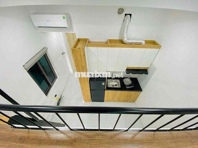 Phòng có gác 30m2, cửa sổ trời, Ngã Tư Hàng Xanh, gần đh FTU, GTVT