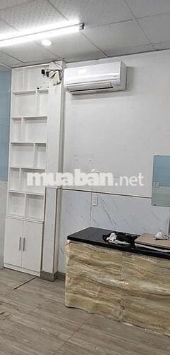 Cho thuê nhà nguyên căn cấp 4 dt 4×17 1pn to 4×8 1tolet+giếngtrời tktq