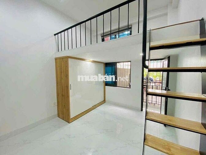 Phòng có gác 30m2, cửa sổ trời, Ngã Tư Hàng Xanh, gần đh FTU, GTVT