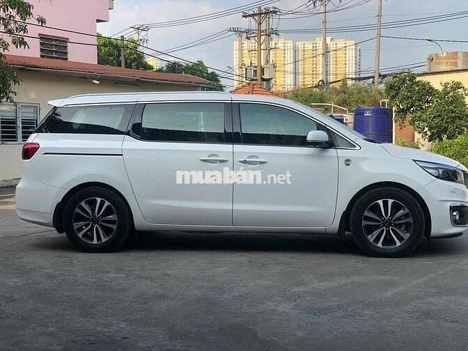 Kia Sedona 2018 2.2 DATH - 180000 km