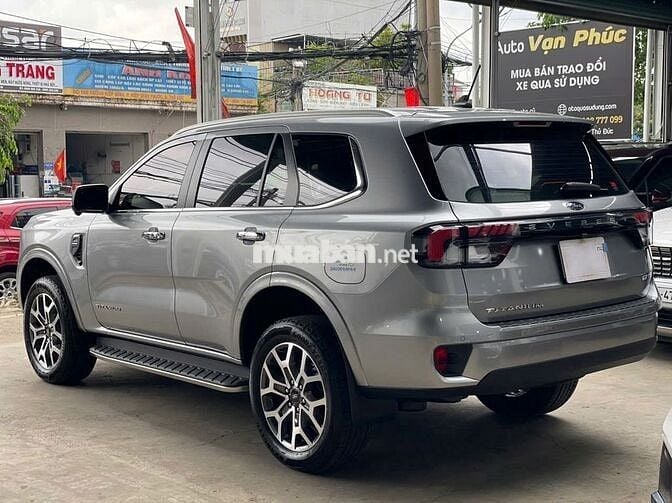 Ford Everest 2023 Titanium 4x2 odo 3v, có vay NH