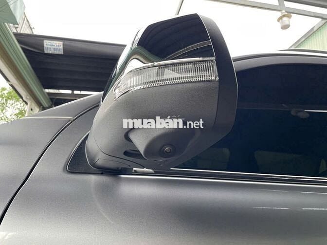 Ford Everest 2023 Titanium 4x2 odo 3v, có vay NH