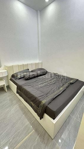 NHÀ BÁN SHR DIỆN TÍCH LỚN. 3 PHÒNG NGỦ.