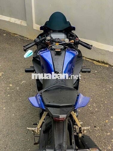 Em cần bán R15V3