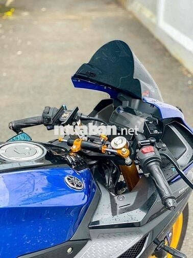 Em cần bán R15V3