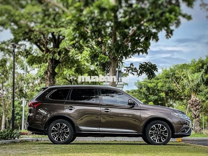 Outlander 2.0 đời 2020 zin chính chủ